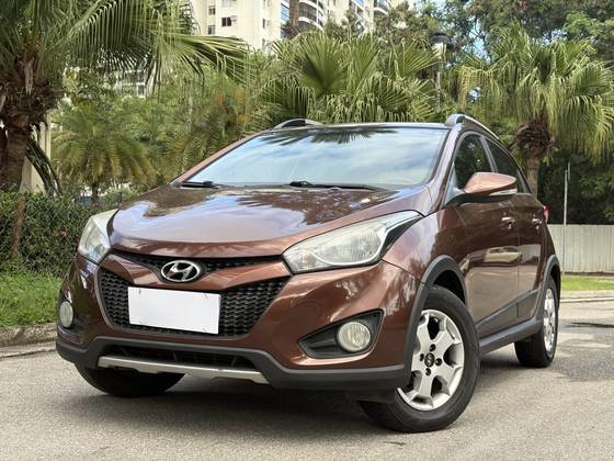 HYUNDAI HB20X 1.6 16V PREMIUM FLEX 4P AUTOMÁTICO HYUNDAI HB20X 1.6 16V PREMIUM FLEX 4P AUTOMÁTICO